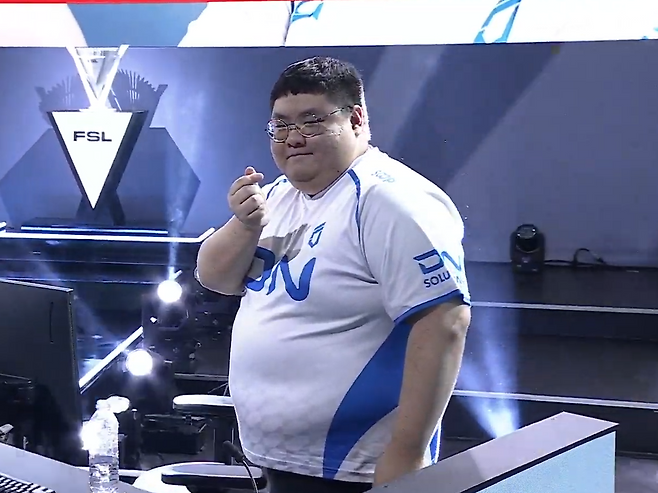 '릴라' 박세영과의 대결서 생존에 성공한 '구끼' 김시경(출처=대회 실황 캡처).