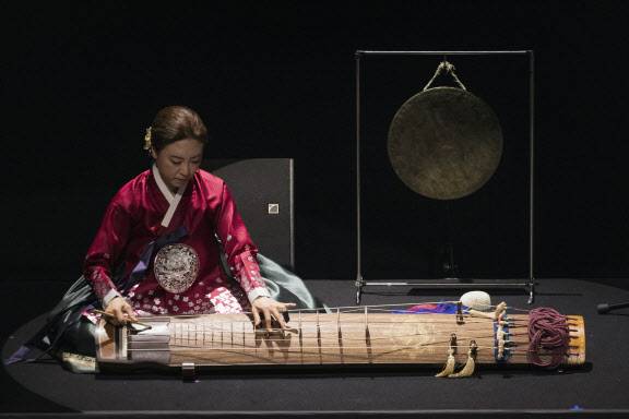 허윤정 ‘악가악무-절정’의 공연 모습(사진=서울문화재단).