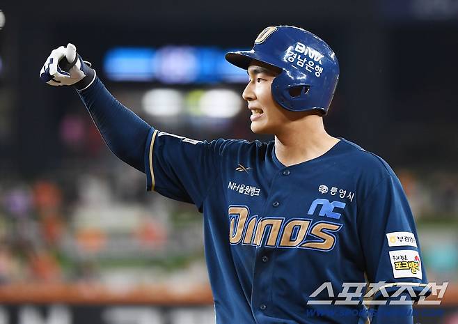 3일 대전 한화생명볼파크에서 열린 NC-한화전. 5회초 1사 1, 2루 김휘집이 1타점 적시타를 친 후 기뻐하고 있다. 대전=정재근 기자 cjg@sportschosun.com/2025.7.3/