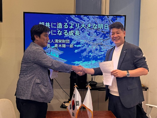 필드원의 엄기석 대표와 지리리타의 아오키 대표의 K-에어돔 계약 체결. 사진/필드원