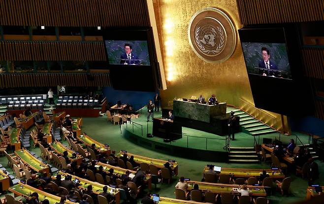 이재명 대통령이 23일(현지시간) 미국 뉴욕 유엔본부 총회장에서 기조연설을 하고 있다. /연합뉴스