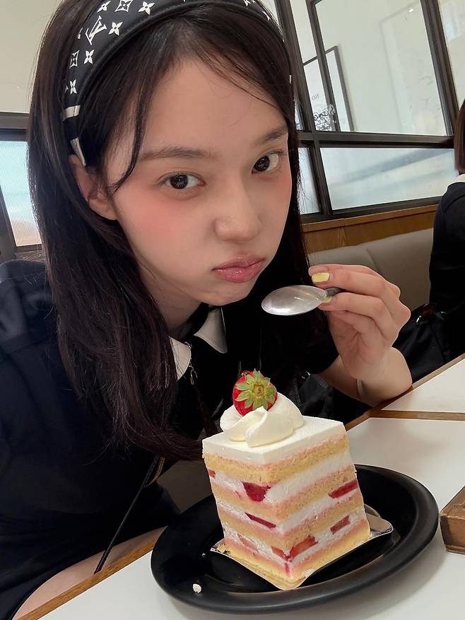 장발에도, 중단발에도 어울리는 윈터의 깻잎머리 인스타그램 @imwinter