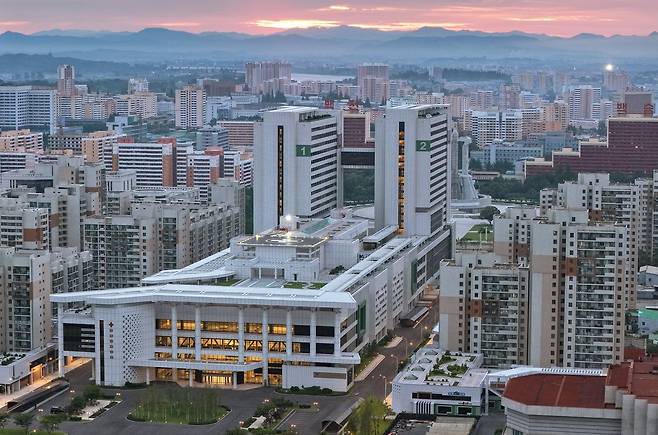 북한  평양종합병원. (평양 노동신문=뉴스1)