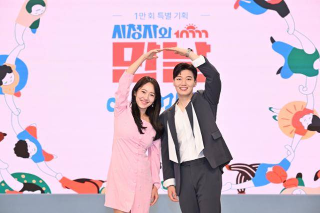 24일 서울 영등포구에 위치한 KBS 본관에서는 '아침마당' 1만 회 기자간담회가 진행됐다. 행사에는 김대현 PD와 엄지인 박철규 윤수현 김혜영 남상일이 참석했다. KBS 제공