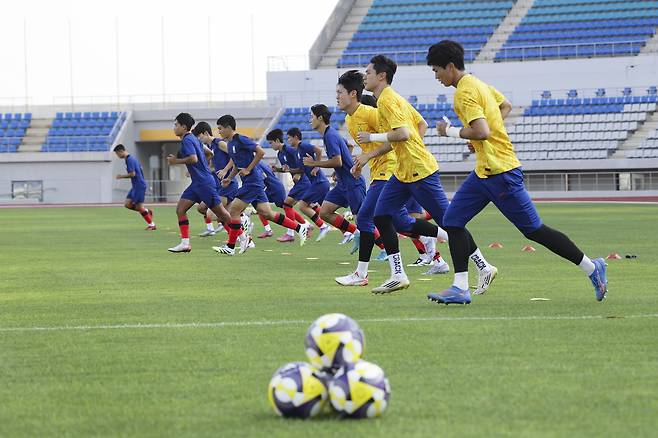 지난달 김해에서 U-20 월드컵 최종 국내 훈련을 가진 20세 이하 축구대표팀. [사진 KFA]
