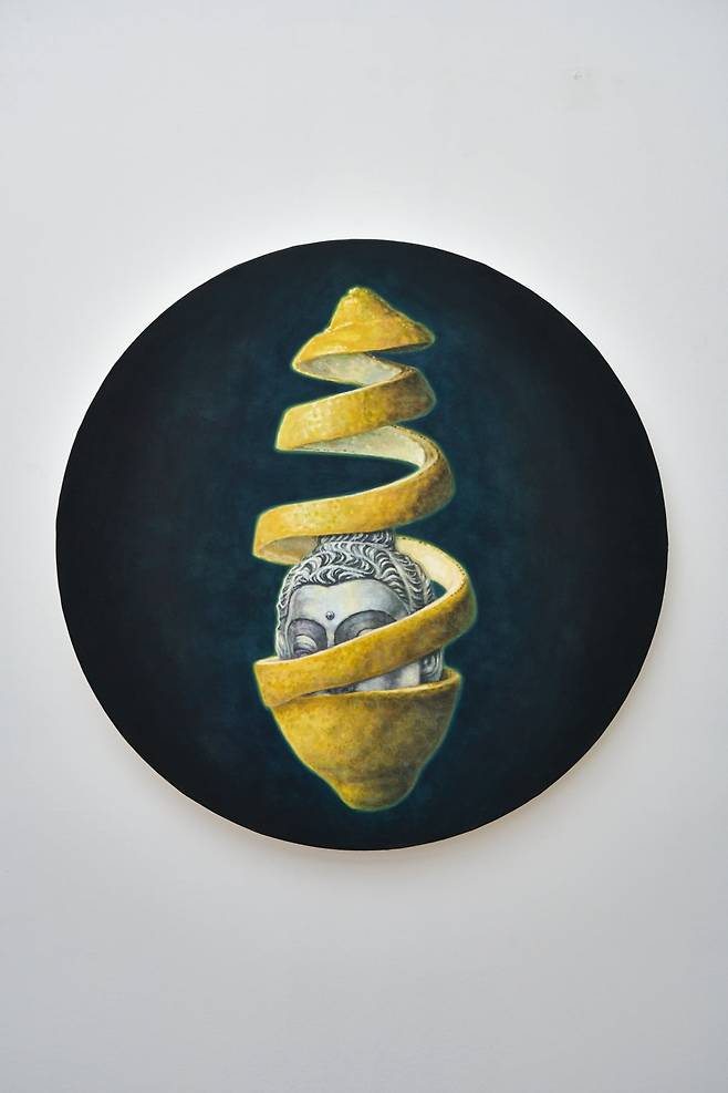 장종완, 환상 껍질 Fantasy Shell, 2025, 장지에 아크릴릭 과슈,색연필, 50x50cm. /라니서울