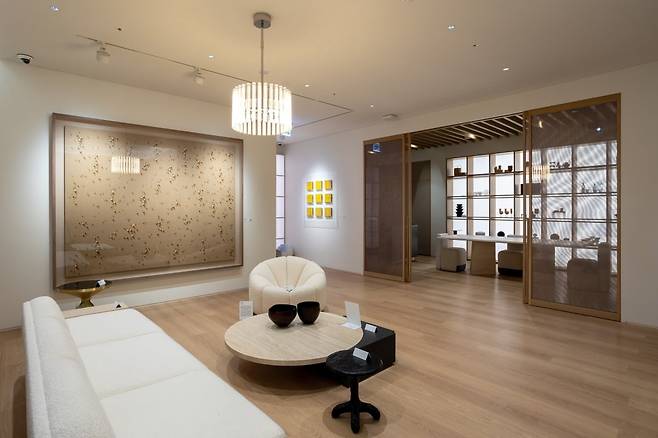 김창렬 작가의 작품과 어우러진 취향가옥2 M2층 공간. /디뮤지엄