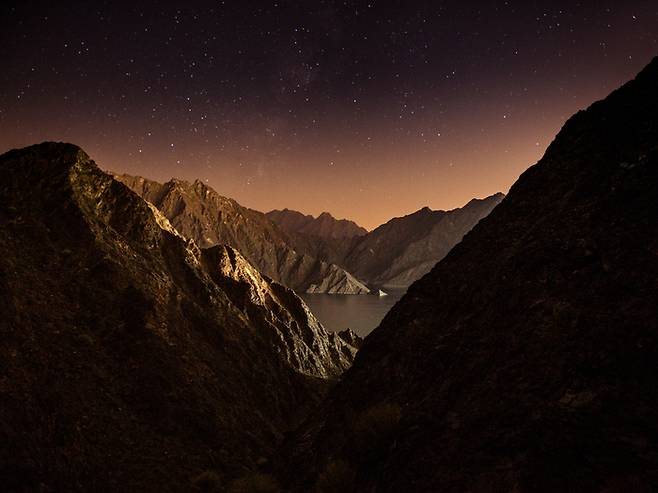 하타에서 바라본 두바이의 밤 하늘 / 사진=두바이관광청