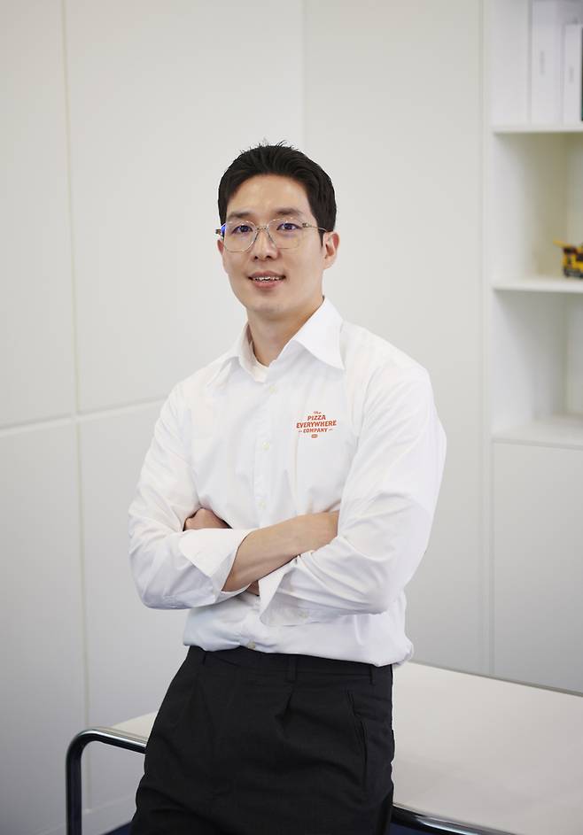 임재원 고피자 대표가 서울 종로구 본사에서 글로벌 1등 1인 피자 브랜드가 되겠다는 포부에 대해 밝히고 있다. 이호준기자