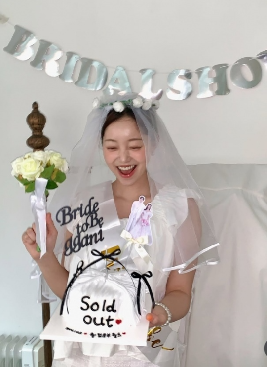 드라마 속 인연이 10년의 사랑을 거쳐 현실의 부부로 이어진다.사진=김가은 SNS