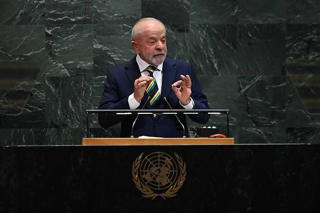 23일(현지시간) 뉴욕에서 열린 제 80차 유엔총회에서 루이스 이나시우 룰라 다시우바 브라질 대통령이 기조연설을 하고 있다.[신화통신]