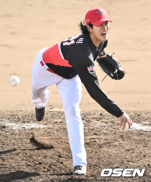 지난 2월 오키나와 스프캠프 실전등판한 KIA 홍원빈./OSEN DB