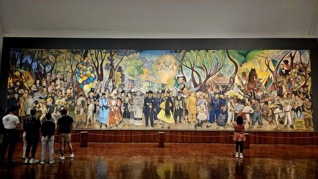 ▲ '신은 죽었다'는 팻말을 넣고 9년 간 창고에 처박혀 있다가 문제의 문구를 지우고 나서야 전시한 '알라메다 공원 토요일 오후의 꿈' ⓒ손호철