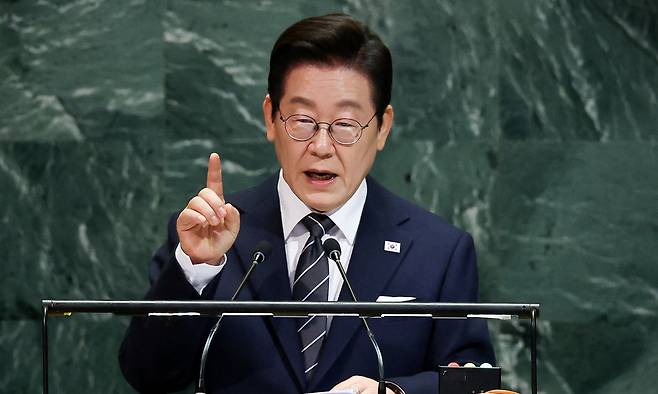 이재명 대통령이 23일(현지시간) 미국 뉴욕 유엔본부 총회장에서 기조연설을 하고 있다. 로이터연합뉴스