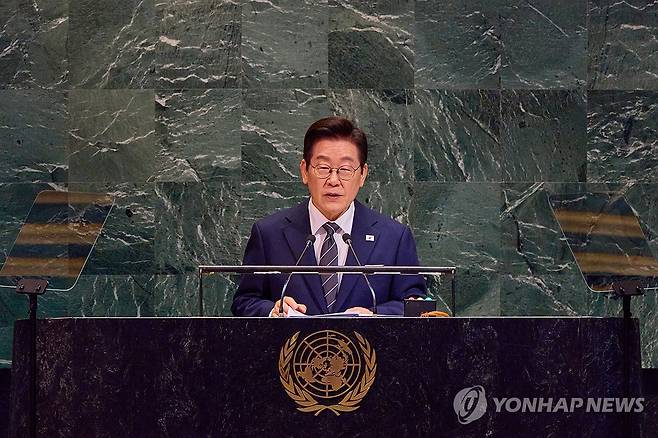 이재명 대통령이 23일(현지시간) 미국 뉴욕 유엔본부 총회장에서 기조연설을 하고 있다. [공동취재] 2025.9.24