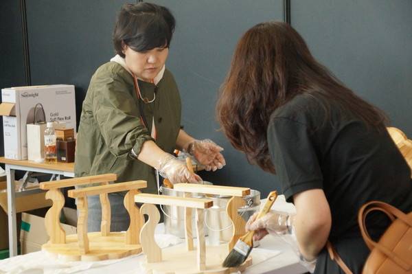 가구만들기 체험 부스 [사진 = 이장원 기자]