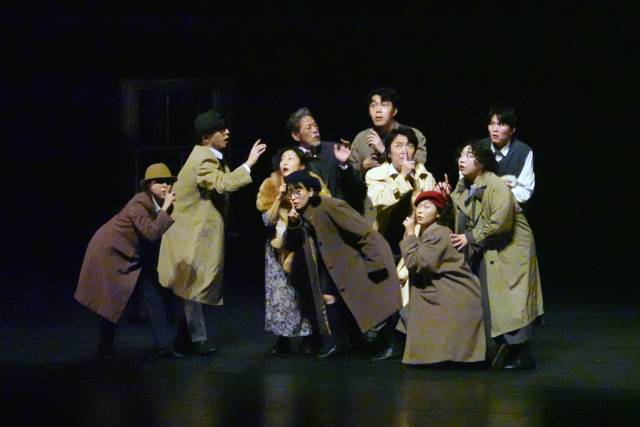 부산 극단 배관공(배우, 관객 그리고 공간)의 연극 ‘안네 프랑크’ 갈라 쇼. 박희진 사진가 제공