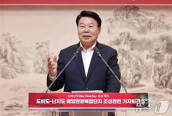 25일 당진시청 해나루홀에서 기자회견에서 기자들의 질문에 답변하고 있는 오성환 당진시장(당진시 제공. 재판매 및 DB금지)2025.9.25/뉴스1