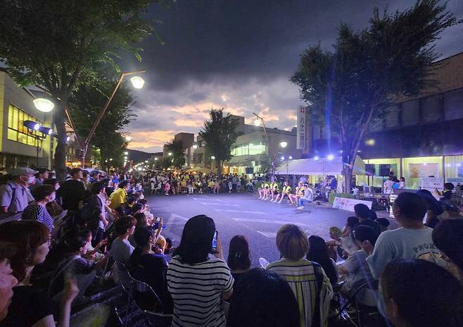 나가노현 여름 축제에 참가한 신슈 브레이브 선수단. 사진출처=신슈 브레이크 워리어스 공식 홈페이지