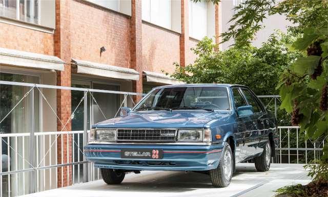 현대자동차가 25일부터 내년 1월 4일까지 쏘나타 출시 40주년을 맞아 헤리티지 캠페인을 전개한다. 'By your side – 스텔라 & 쏘나타' 전시에서 선보이는 '스텔라 88' 복원 차량. /현대차