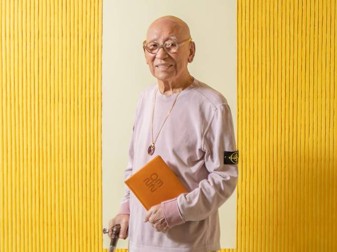 고(故) 박서보 화백의 삶과 예술 세계를 담은 자서전과 그래픽 노블이 출간된다. 그의 글이 책으로 나온 건 이번이 처음이다. 사진은 2023년 6월 서울 연희동 자택에서의 모습./이태경기자