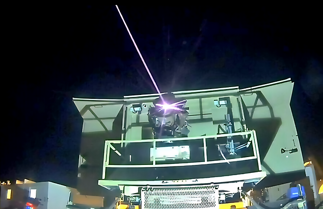 이스라엘이 새로 개발한 레이저 무기인 ‘아이언 빔’의 모습.ⓒ 라파엘