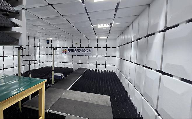 전자파 차폐 측정실.
