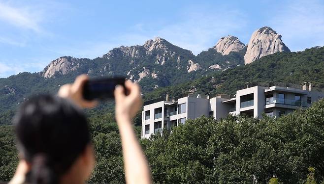 한화호텔앤드리조트가 최근 인수한 하이엔드 리조트 '안토'는 북한산을 품고 있다. 사진=뉴시스