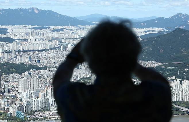 서울 송파구 서울스카이 전망대에서 바라본 아파트 단지 모습. 사진=뉴스1