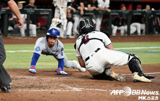 김혜성은 10회초 대주자로 나왔으나 허무하게 아웃됐다. 사진(美 피닉스)=ⓒAFPBBNews = News1