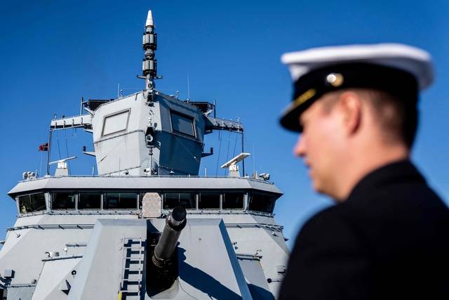 러시아 드론의 출몰로 발트해 국가들의 경계태세가 강화된 가운데 독일 구축함 바덴 뷔르템베르크 호가 덴마크 코펜하겐 항구에 정착해 있다. 23일 AFP 연합뉴스