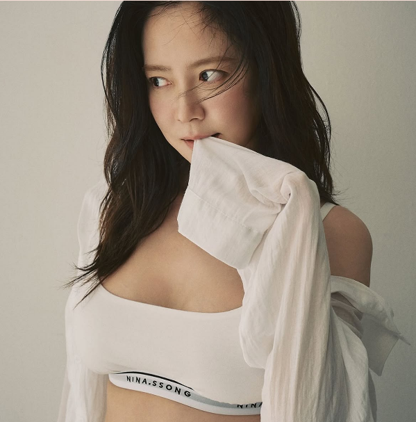 배우이자 속옷 CEO 송지효. /송지효 소셜미디어