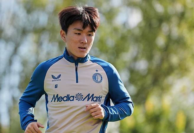 [서울=뉴시스]페예노르트 황인범. (사진=페예노르트 구단 소셜미디어 캡처) 2025.09.25. photo@newsis.com *재판매 및 DB 금지.