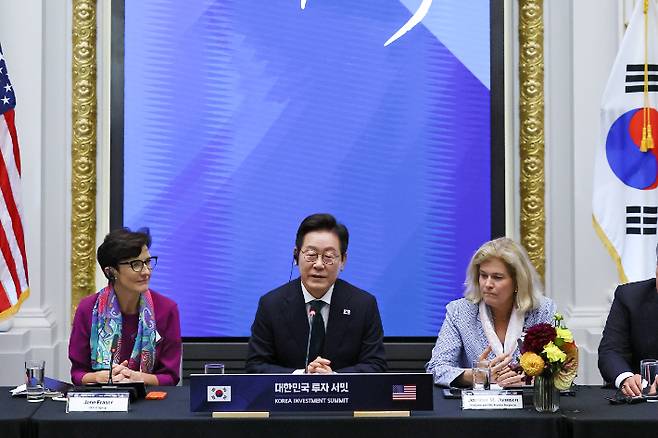 이재명 대통령이 25일(현지시간) 미국 뉴욕 증권거래소에서 열린 한국경제설명회 투자서밋에서 발언하고 있다. 연합뉴스