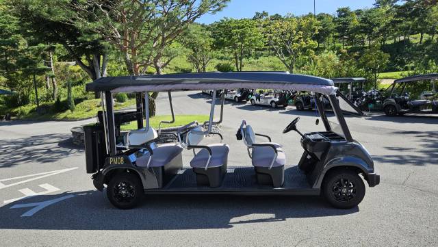 더크로스비CC에서 운영하는 보급형 리무진 카트. 사진 제공=더크로스비CC