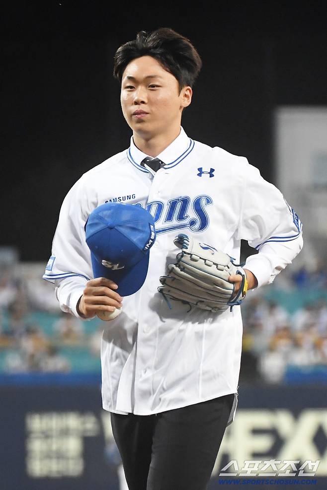 삼성 라이온즈 유니폼을 입고 홈 팬들 앞에선 이호범은 당찬 포부를 밝혔다.