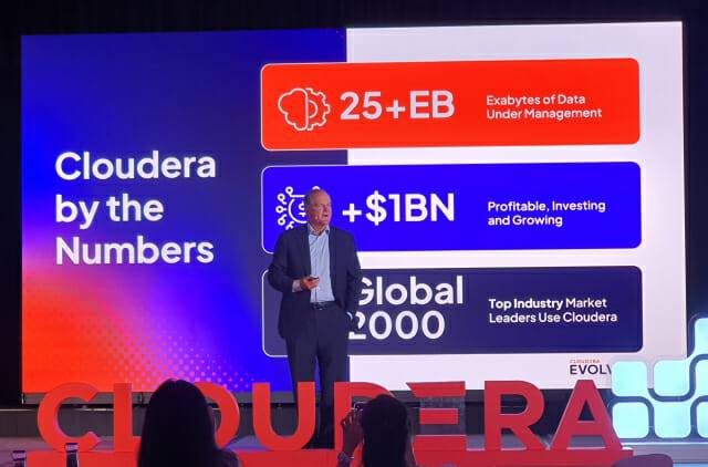 찰스 샌즈버리 클라우데라 CEO가 7일 싱가포르 마리나 베이 샌즈에서 열린 '이볼브25 싱가포르(Evolve25 Singapore)'에 참여했다. (사진=클라우데라)