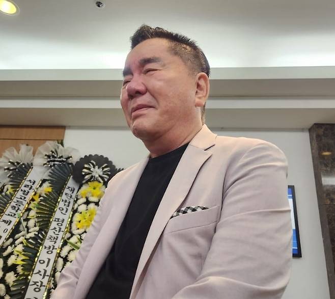 故 전유성의 빈소를 찾은 심형래./ 연합뉴스