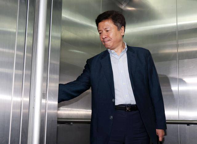 전하규 국방부 대변인이 지난달 12일 서울 서초구 순직해병 특검 사무실에 참고인 신분으로 출석하고 있다. 뉴시스