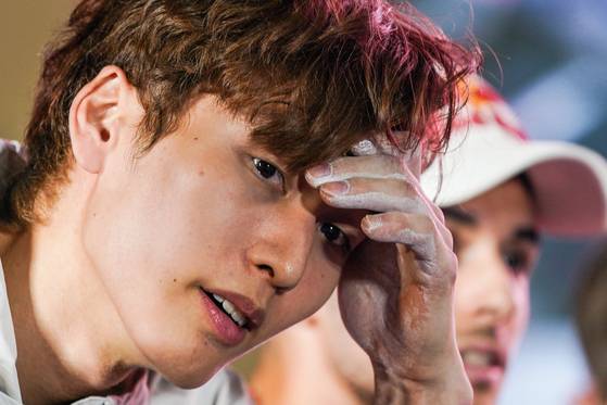 세계선수권에서 한국 남자 스포츠클라이밍 첫 금메달을 딴 이도현. 신화=연합뉴스