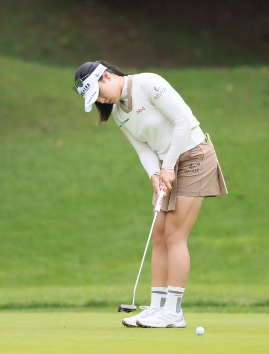 윤이나의 퍼트 모습. /손진현 골프전문 사진 기자