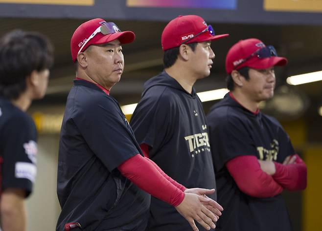 KIA는 25일 2025시즌 포스트시즌 탈락을 확정했다. 팀은 지난해 통합 우승을 차지했지만, 직후 시즌 곧바로 PS 경쟁에서 탈락하는 아픔을 맛봤다.|뉴시스