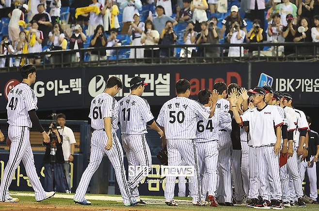 ▲ LG는 25일 경기 결과로 정규시즌 매직넘버를 3으로 줄였다 ⓒ곽혜미 기자