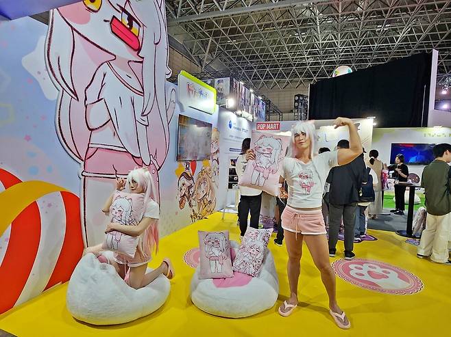 - 시선 강탈하게 만드는 '트릭컬' 부스 코스어&nbsp;