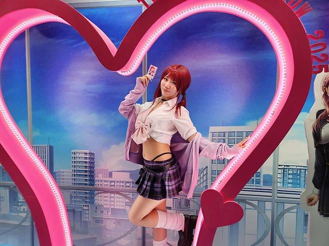 - 갸루 코스프레를 한 부스 코스어&nbsp;