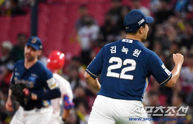 27일 광주 기아챔피언스필드에서 열린 KIA 타이거즈와 NC 다이노스의 경기. NC 김녹원이 5회말 2사 2루 KIA 박헌을 땅볼 처리한 뒤 포효하고 있다. 광주=박재만 기자 pjm@sportschosun.com/2025.09.27/