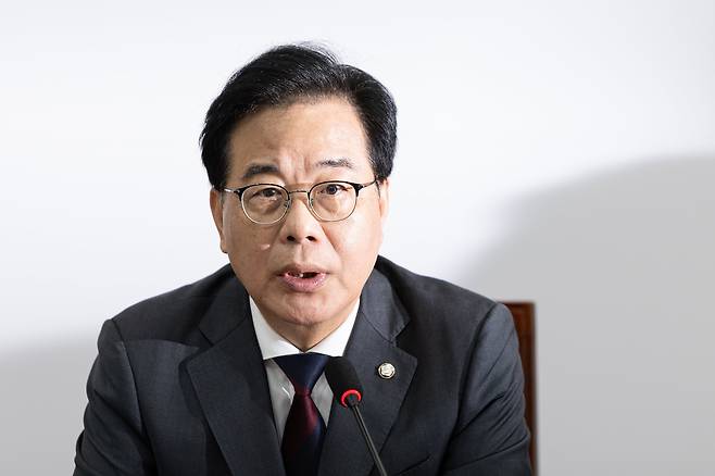 송언석 국민의힘 원내대표가 지난 26일 서울 여의도 국회에서 열린 원내대책회의에서 모두발언하고 있다. 2025.9.26/뉴스1 ⓒ News1 이승배 기자