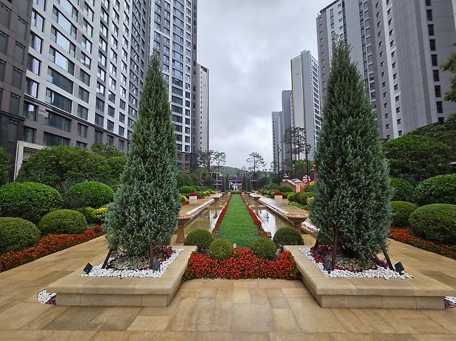 지난 24일 인천 서구 왕길동 '신검단 로열파크씨티2' 단지 전경. /방재혁 기자