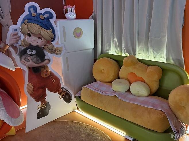 ▲ 보자마자 소파로 몸을 던지고 싶은 충동이 느껴졌다