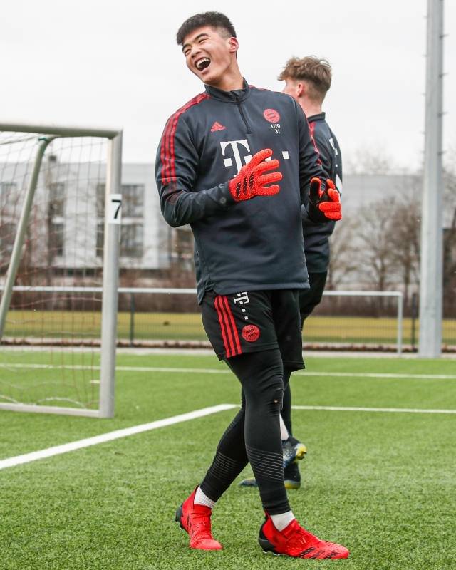 아르헨티나 매체 ‘TYC 스포츠’에 의해 ‘제2의 노이어’라는 평가를 받기도 한 류샤오쯔양이다. 사진=바이에른 뮌헨 SNS